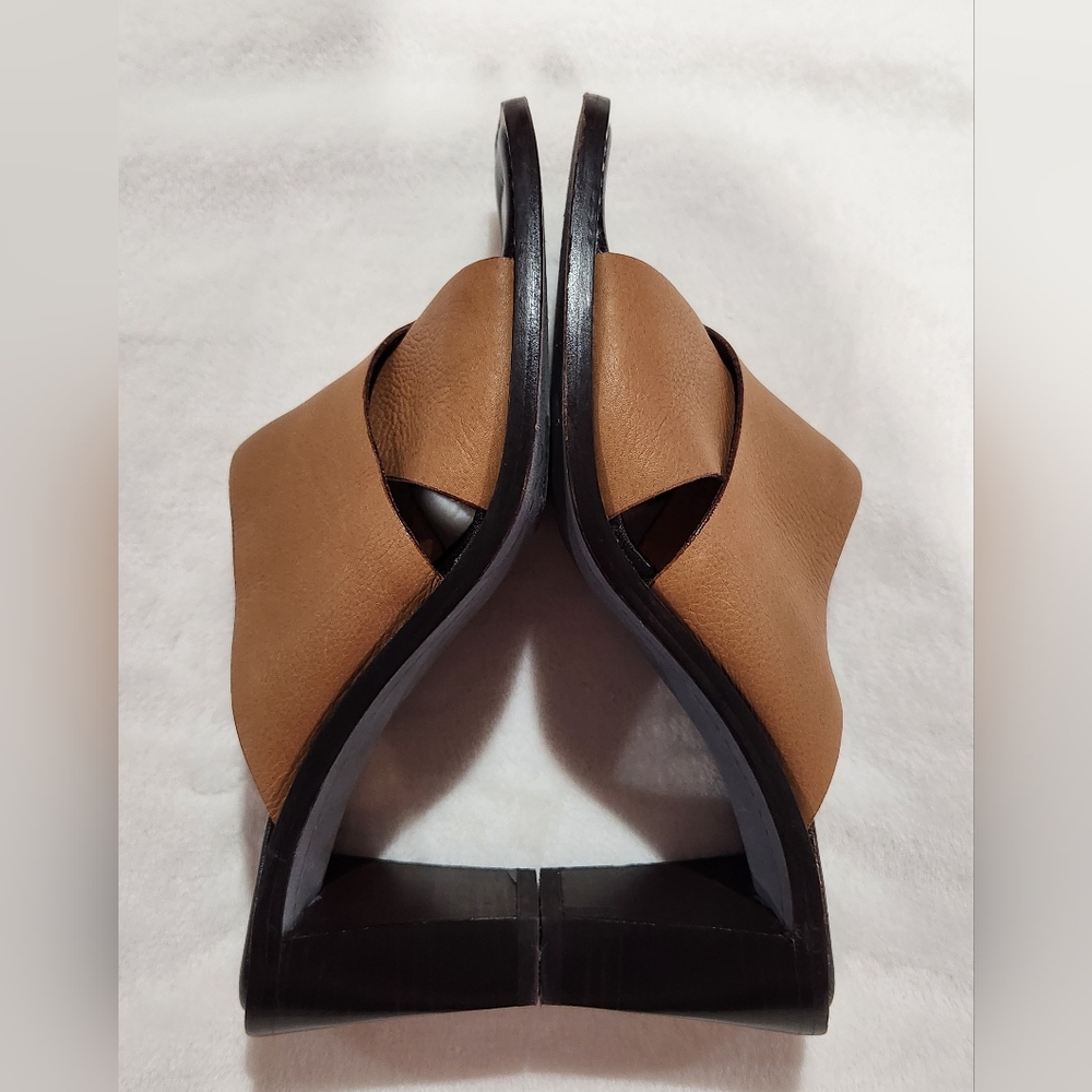 Donald J Pliner Vicky Camel Nappa Leather Slide-In Sandals, Size 7.5 - Picture 7 of 11